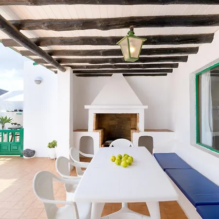 Caracolillos, La Casa * Famara