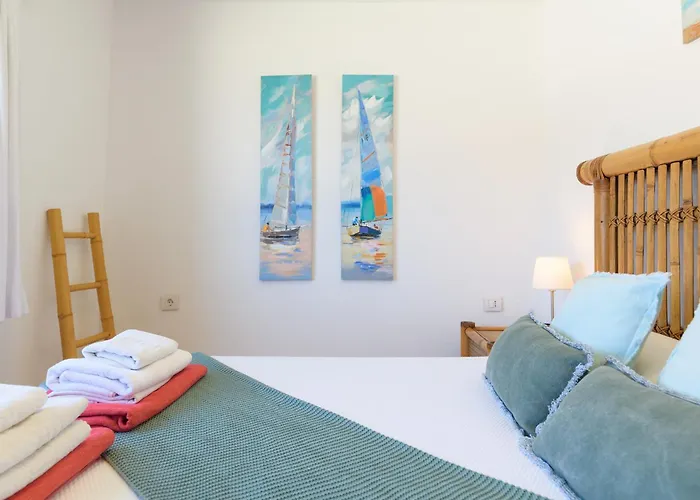 Caracolillos, La Casa Chalet *