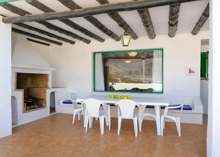 Caracolillos, La Casa Chalet