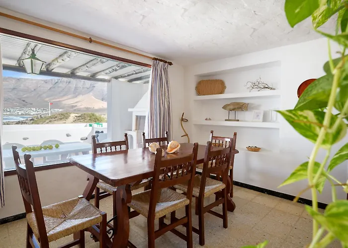 Caracolillos, La Casa * Famara